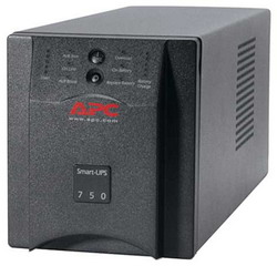  APC Smart-UPS 750VA/500W USB & Serial 230V